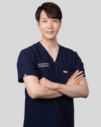 Dr. Julien Kim